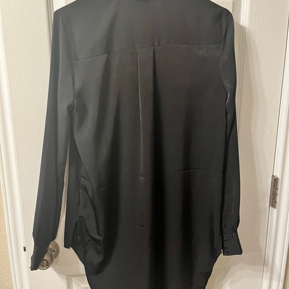 New 100% polyester blouse. - Picture 2 of 5